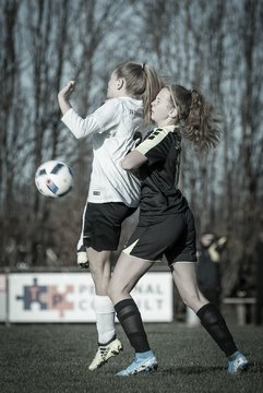 Bild 1889 - B-Juniorinnen MSG Steinhorst Krummesse - SV Frisia 03 Risum Lindholm : Ergebnis: 0:5